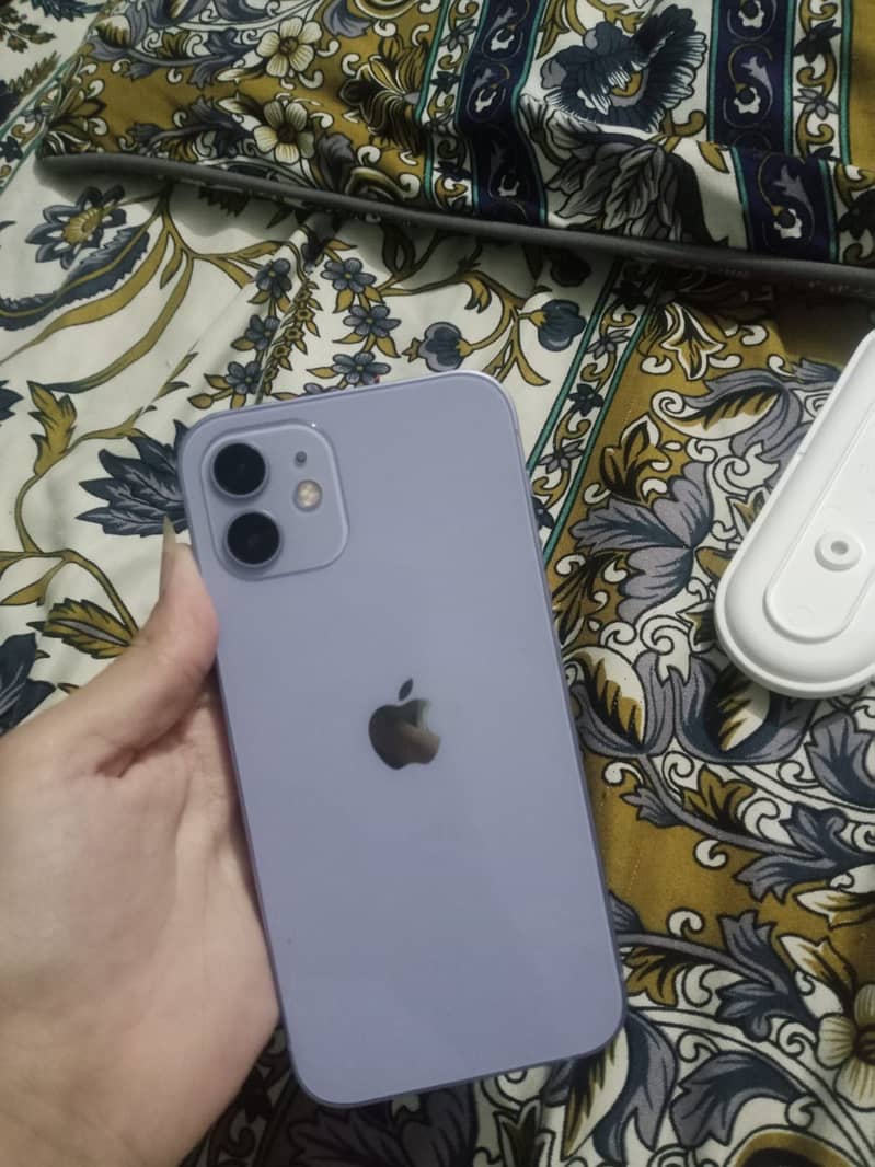 Apple iPhone 12 3
