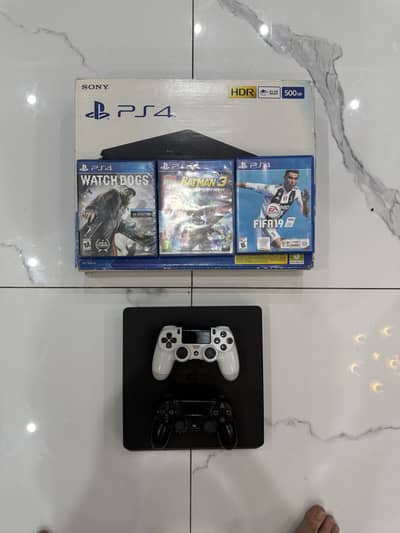 PS4 Slim 500GB | Box | 2 Controllers | 3 Digital Games + 3 Physical