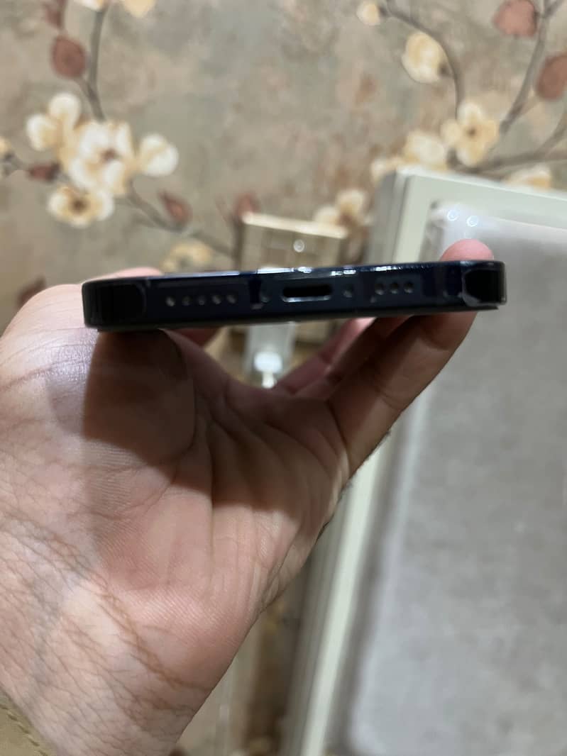 Apple iPhone 12 3
