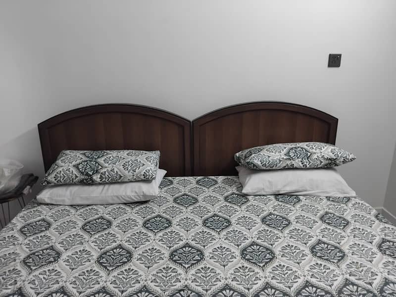 2 single beds 2