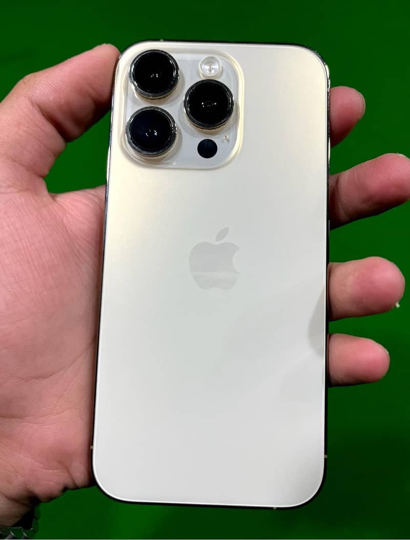 Apple iPhone 14 Pro 0