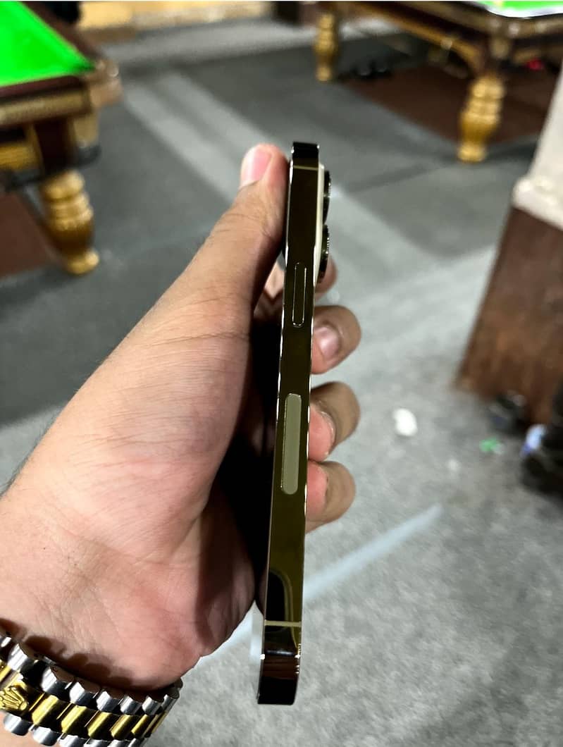 Apple iPhone 14 Pro 2
