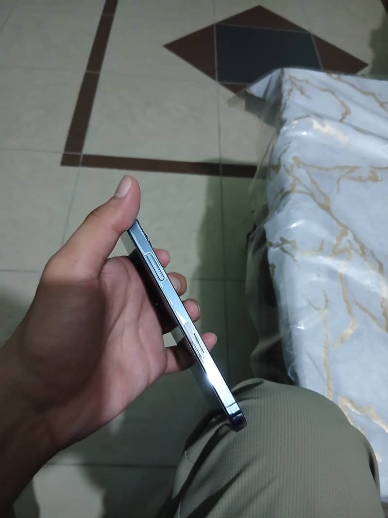 Iphone 12 pro 4