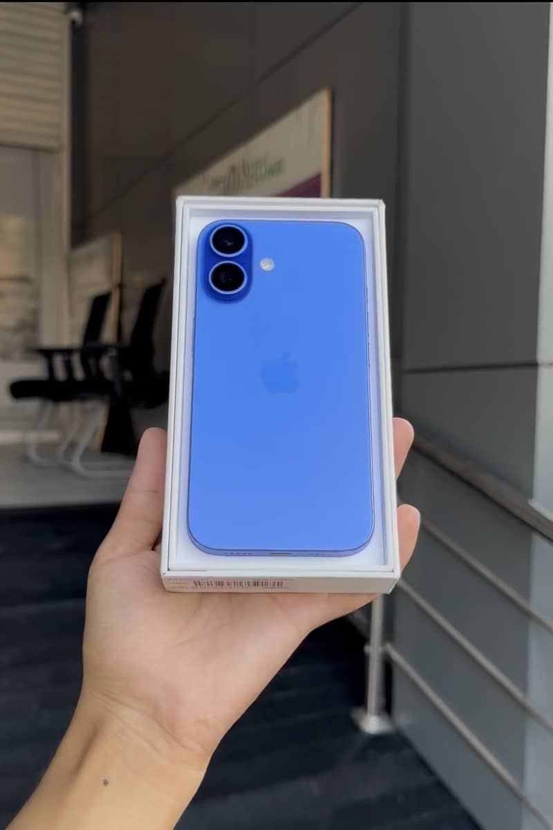 Apple iPhone 16 0