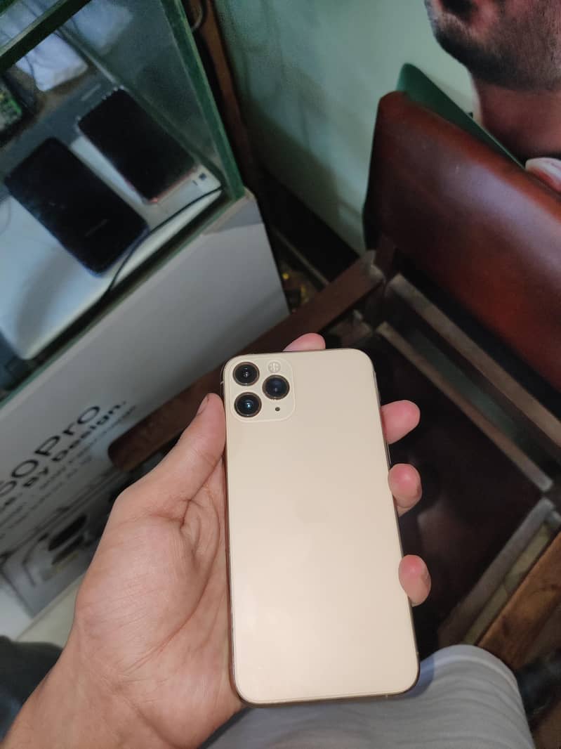 Apple iPhone 11 Pro 3