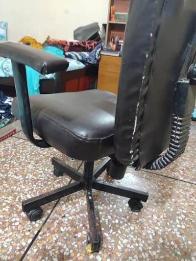 Urgent Sale. Price 2.5 Thousand / 2.5k