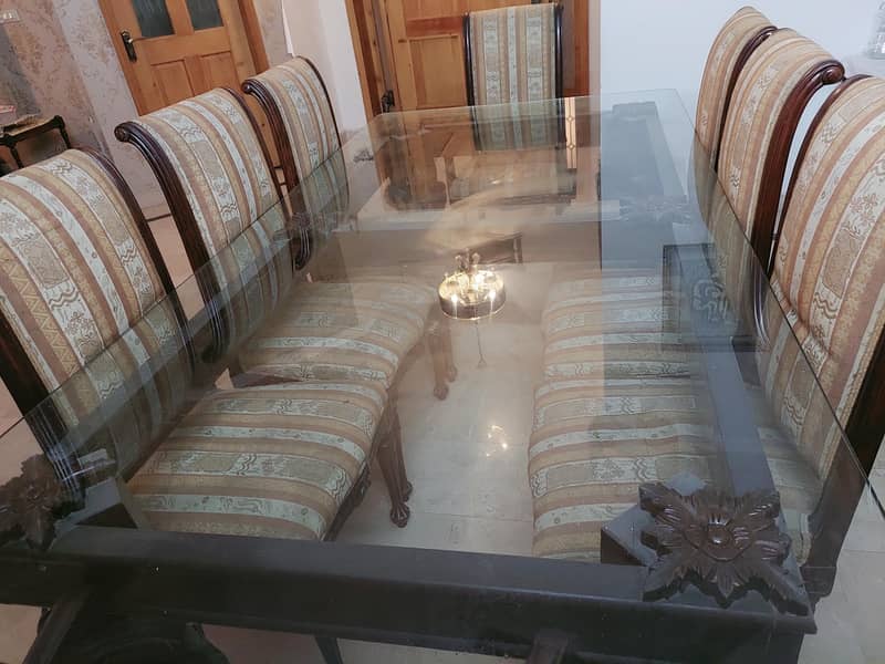 The Dining Table 0
