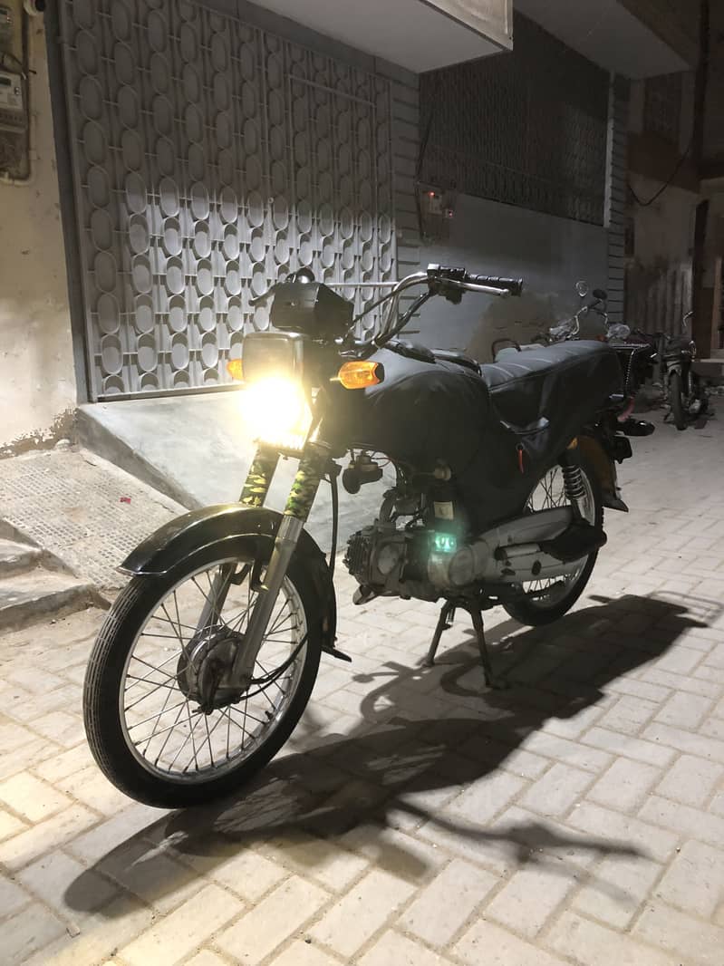 Unique 2022 Model 0