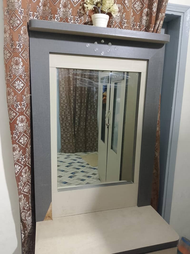 divider and dressing table 4