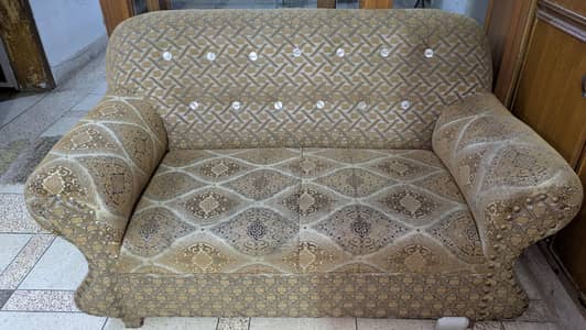 3 seeter sofa For sale