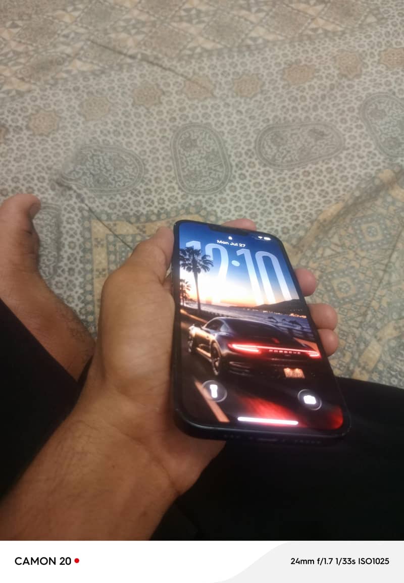 Apple iPhone 13 2