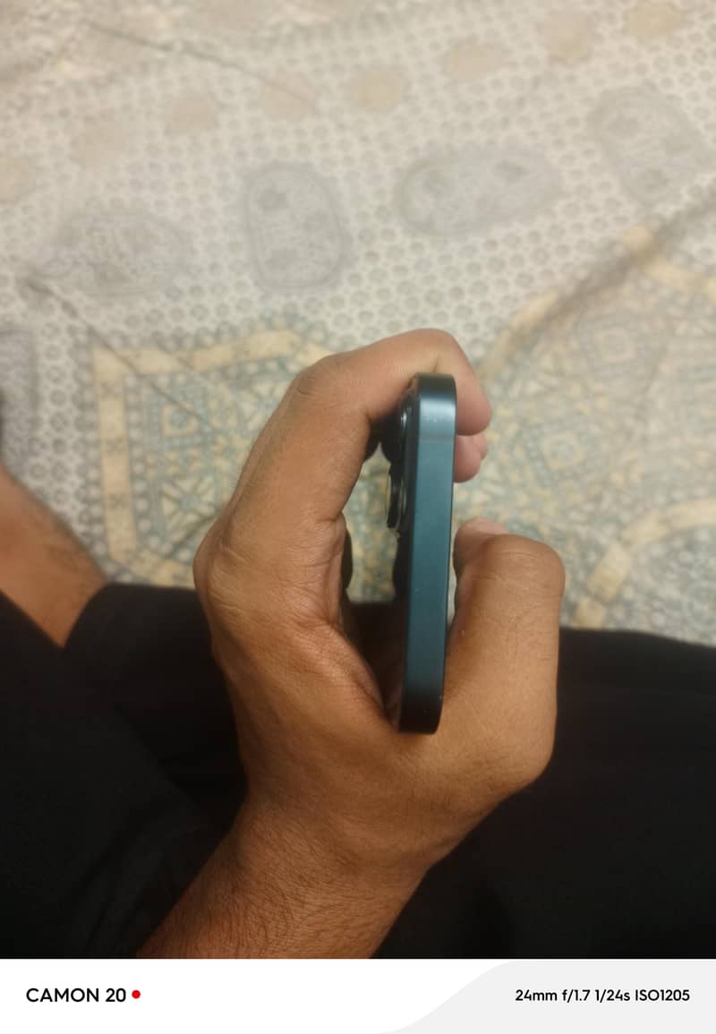 Apple iPhone 13 3