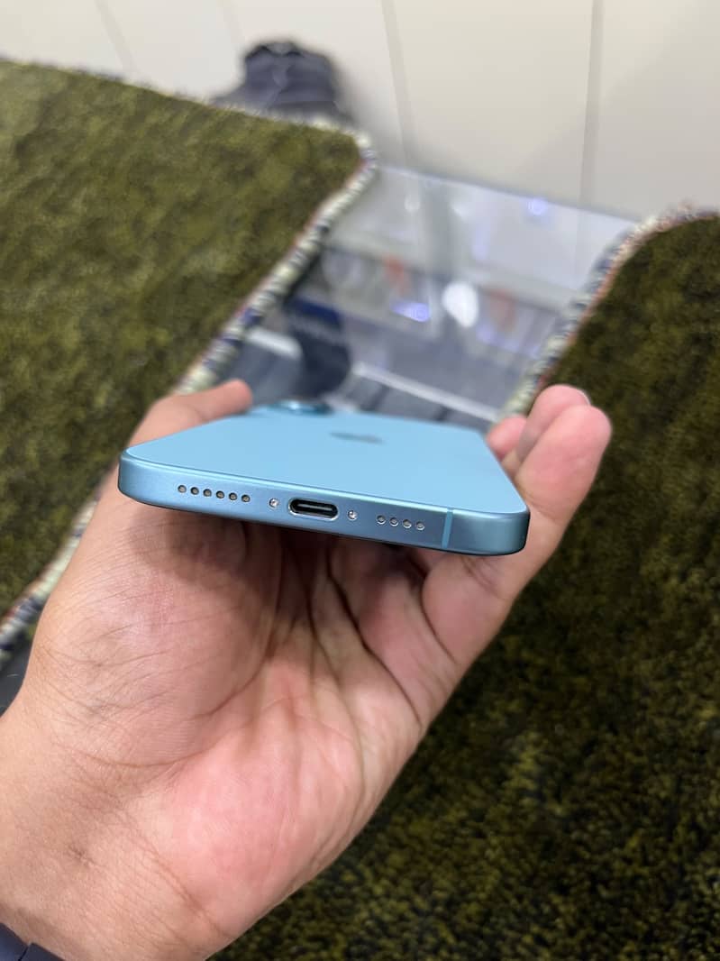 Apple iPhone 16 Plus 2