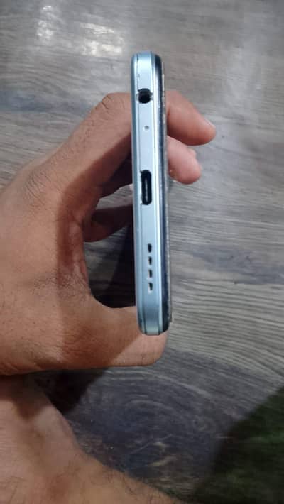 Vivo Y21