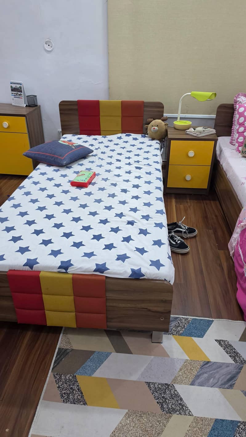 Single Beds and Side Table 4
