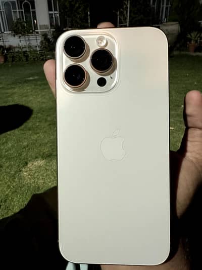 Apple iPhone 16 Pro Max