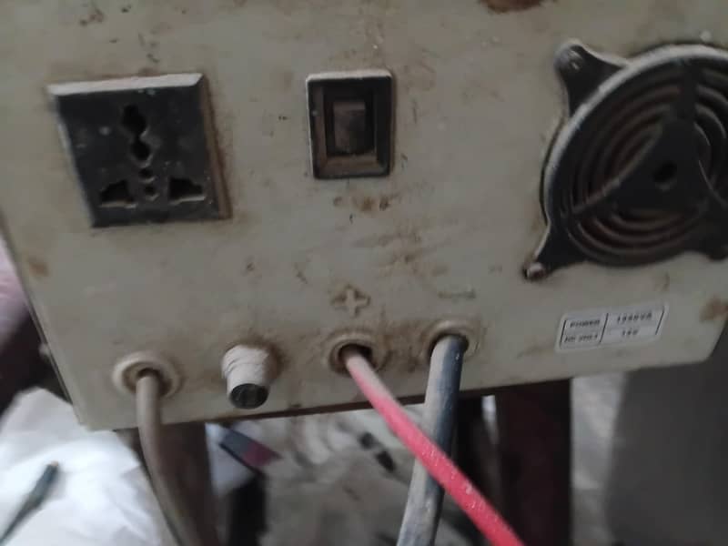 Simtek UPS 2