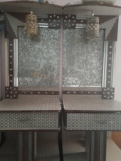 three doors divider three doors almari 2 side table one king size bad