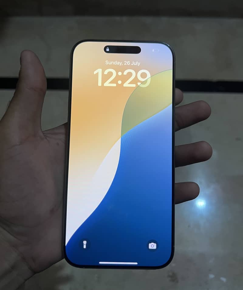 iPhone 16 pro max 6