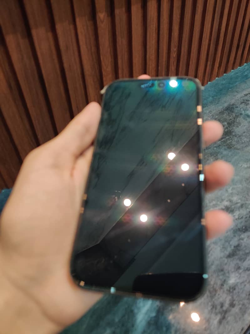 iPhone 15 3