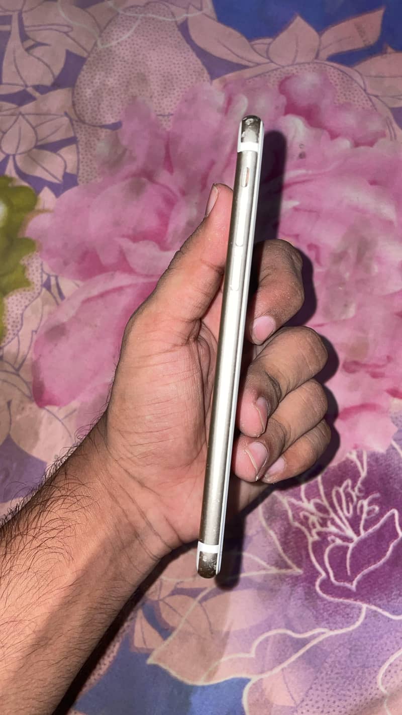 Apple iPhone 7 1