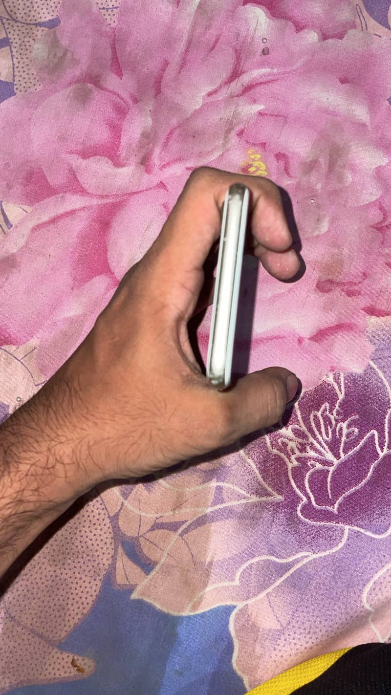 Apple iPhone 7 2