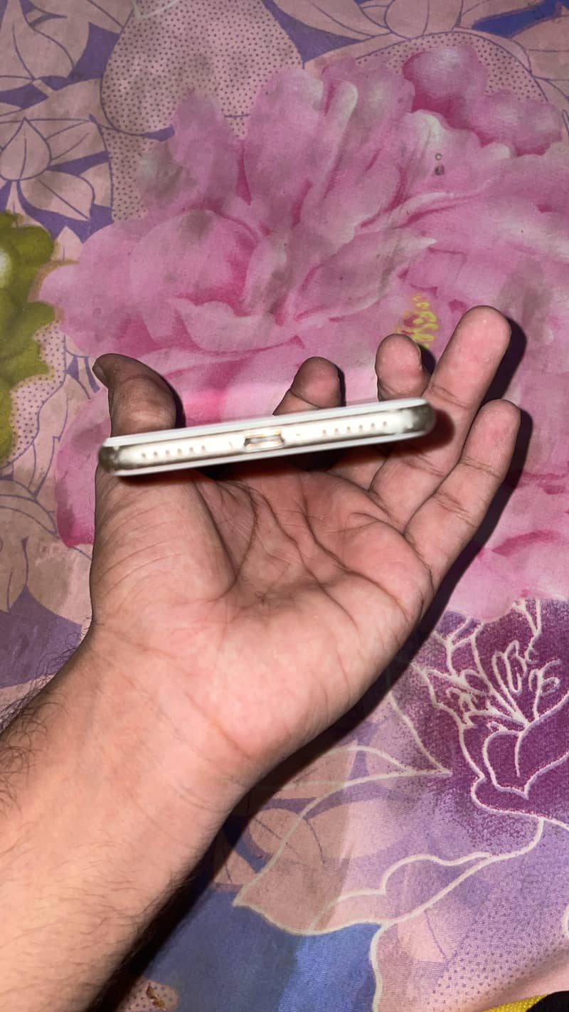Apple iPhone 7 5
