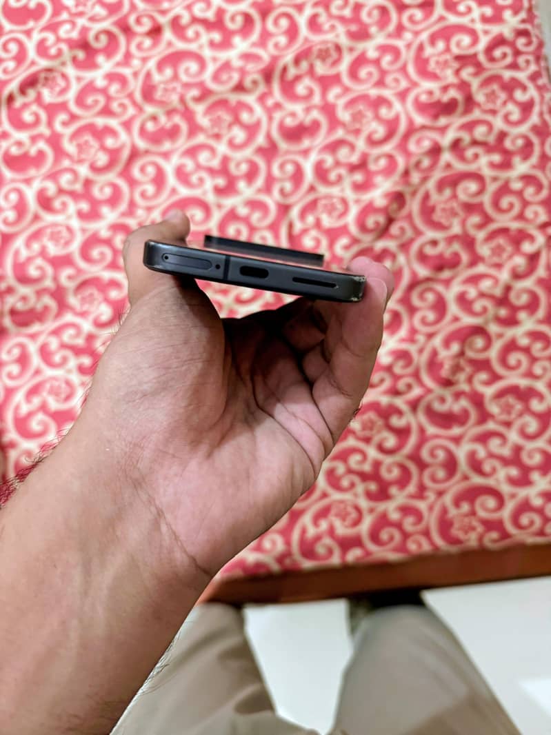 Google Pixel 9 4