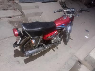 Honda cg 125 bike is all ok good condition contact no 03034312130