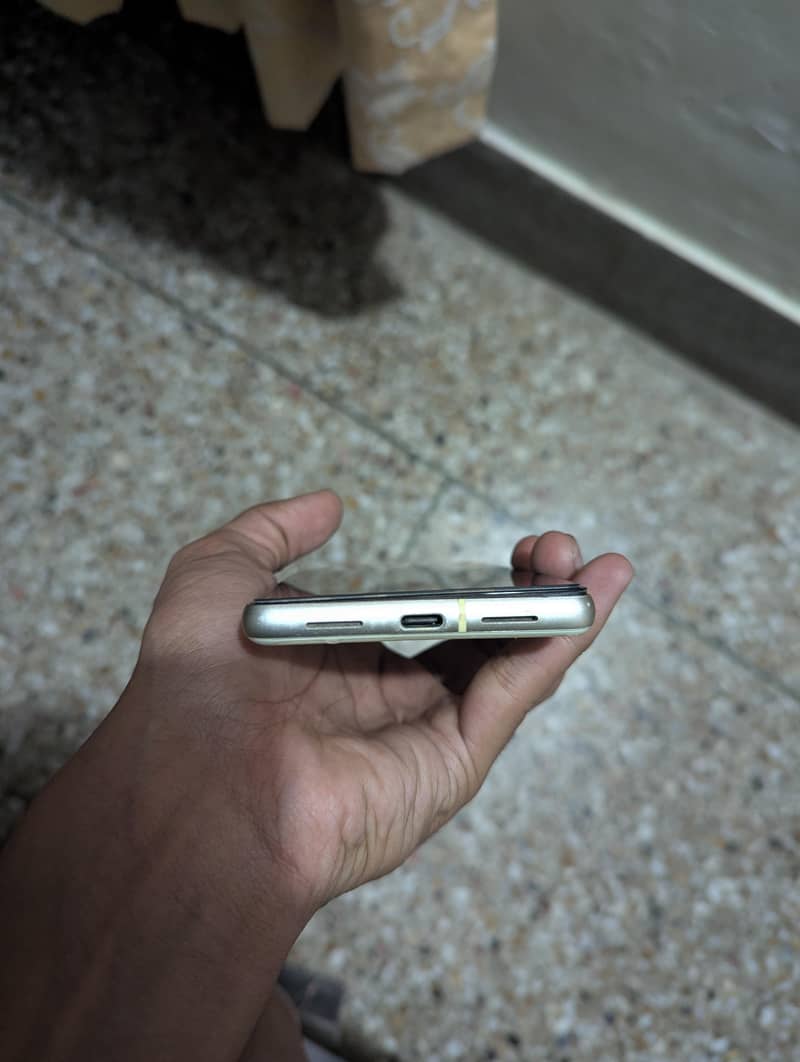 Google Pixel 7 3