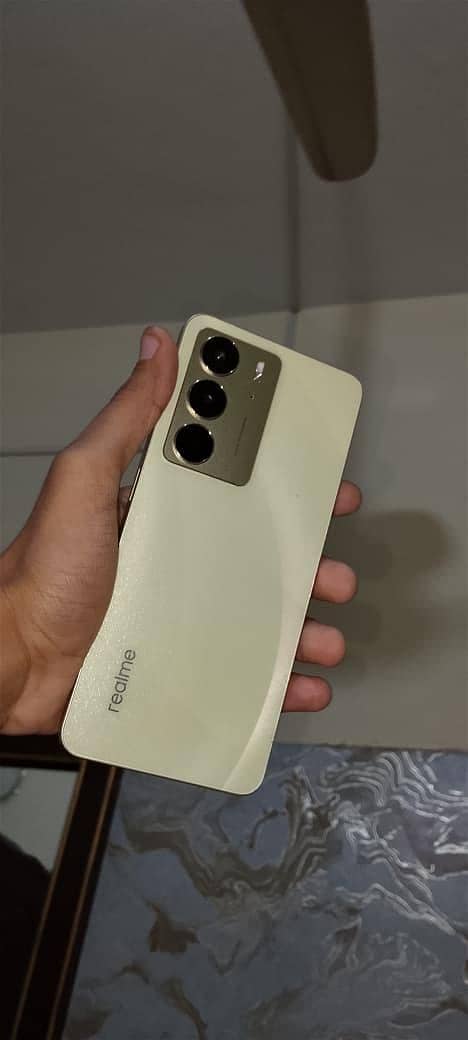 Realme C75 1