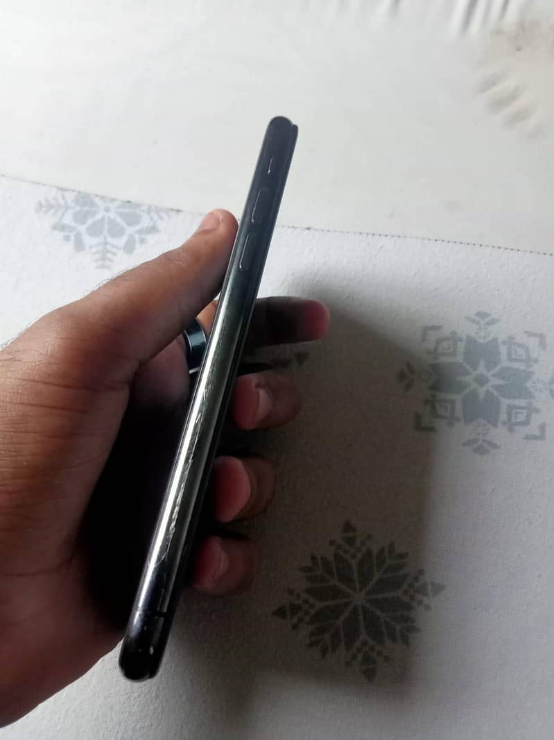 Apple iPhone X 3