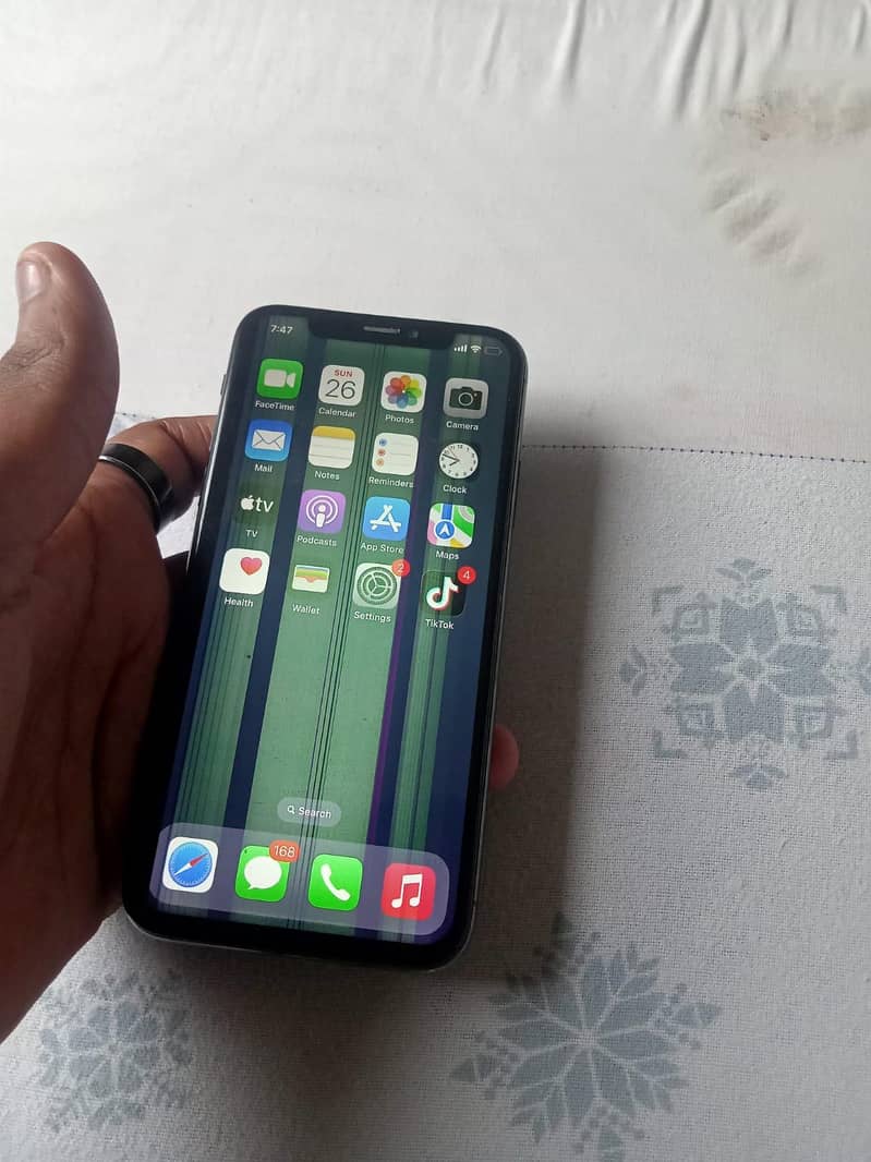 Apple iPhone X 4