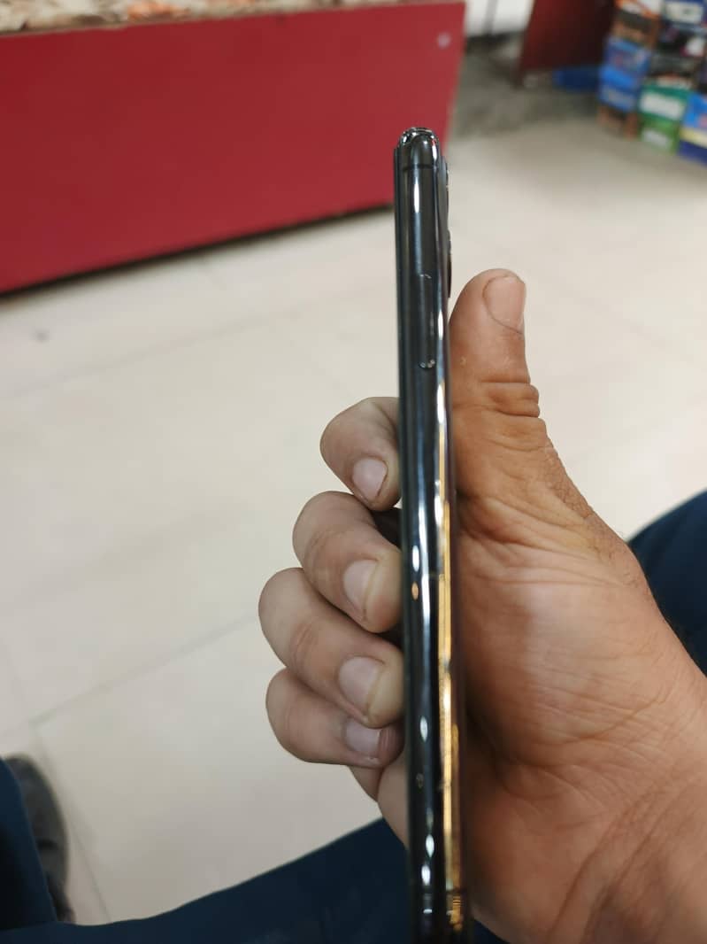 iphone 11 pro 3