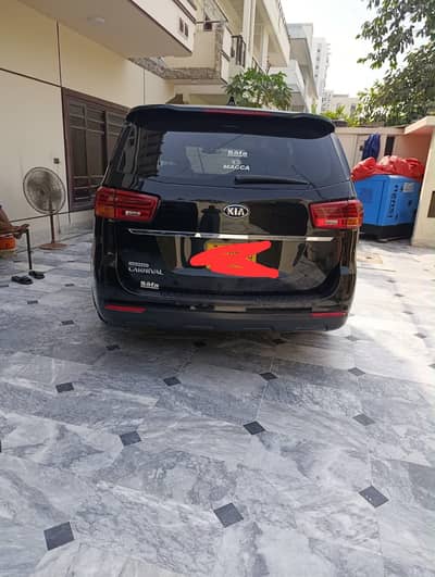 KIA GRAND CARNIVAL 2018