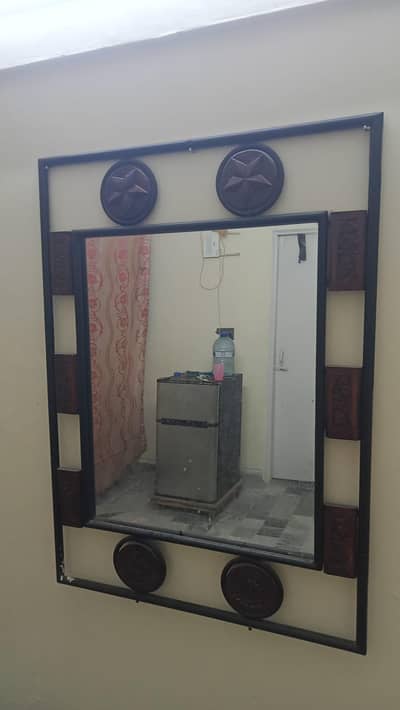 Frame mirror