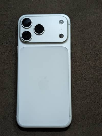 iPhone 17 Pro Max silver JV