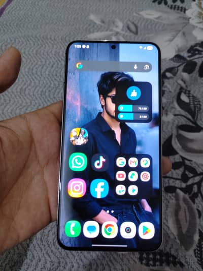 Samsung Mobile S22 Plus