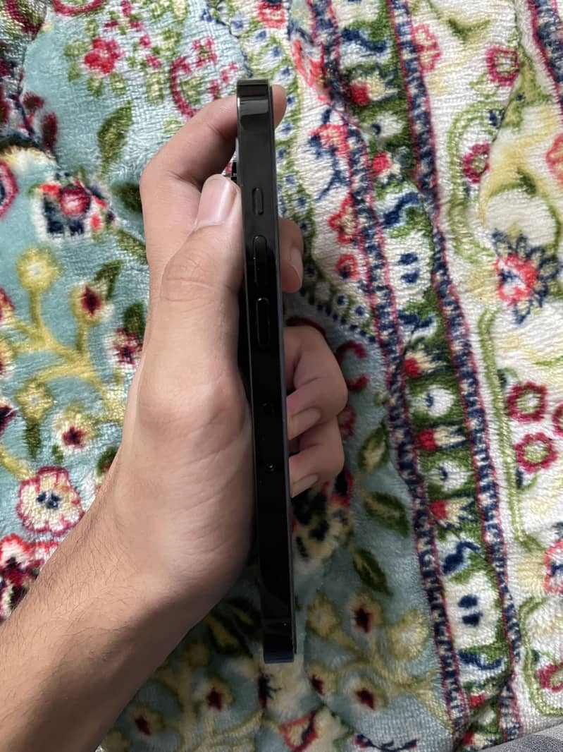 iPhone 14 Pro 2