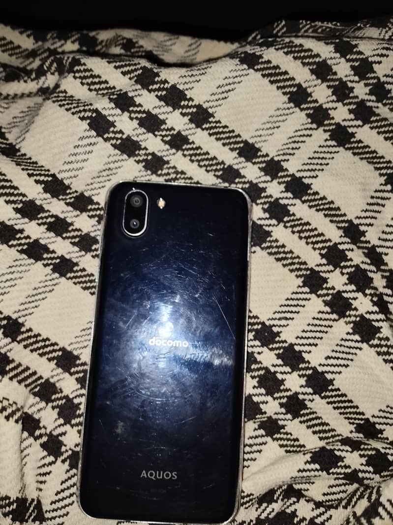 Sharp Aquos R2 1
