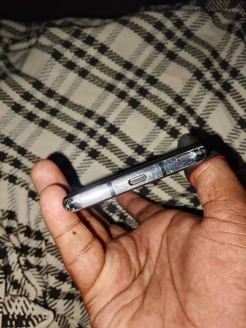Sharp Aquos R2 2