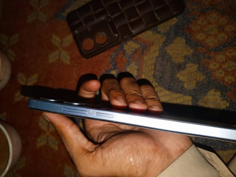 Realme Note 60 4