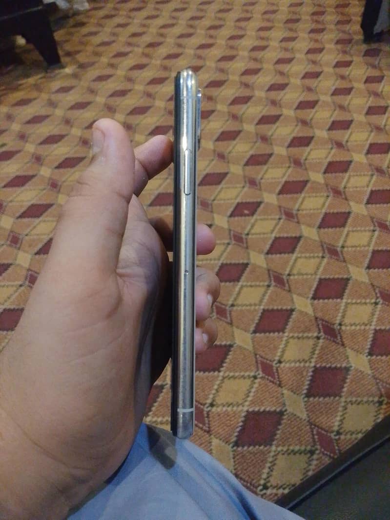 Apple iPhone X 1