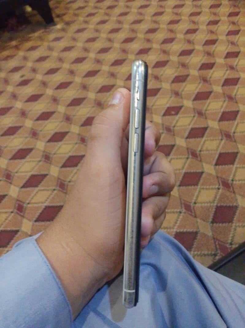 Apple iPhone X 2