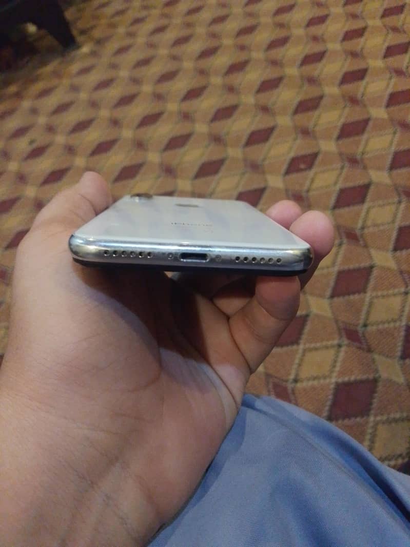 Apple iPhone X 3