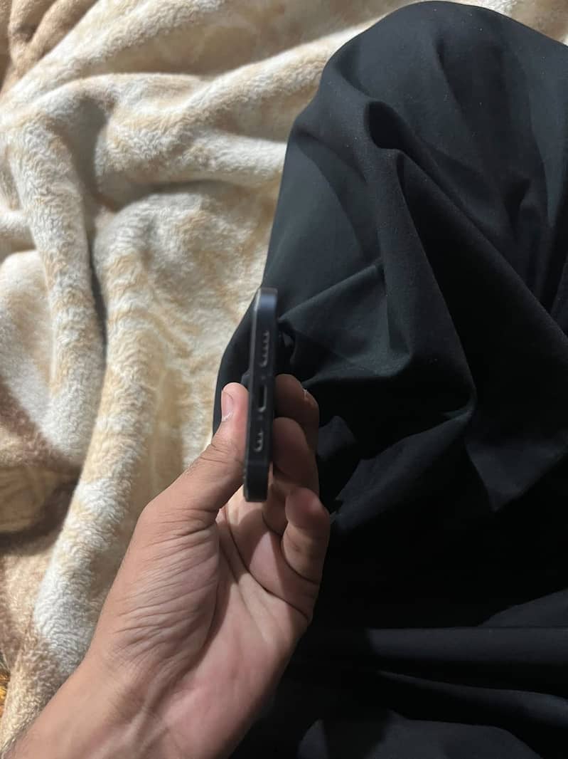 Iphone 12 4