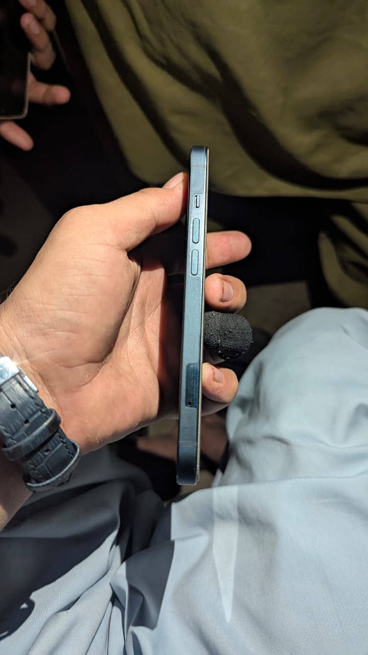 Apple iPhone 13 1