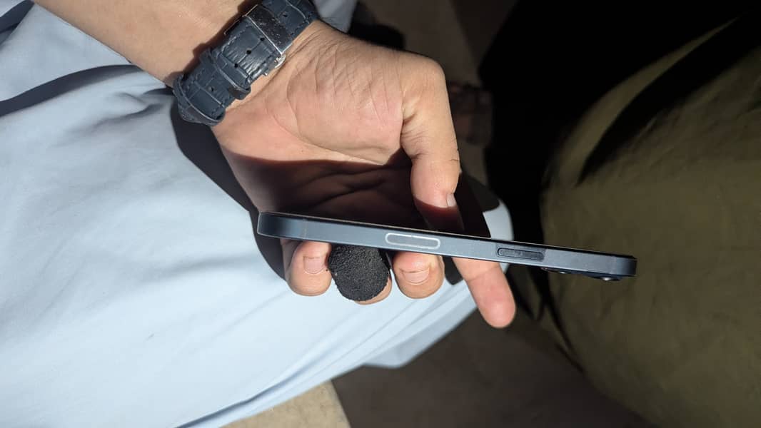 Apple iPhone 13 3