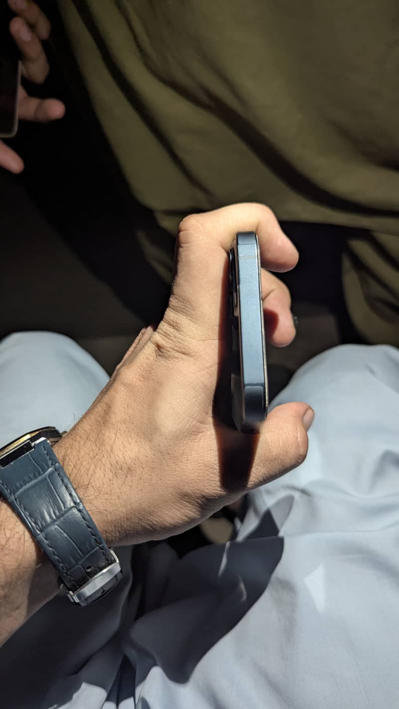 Apple iPhone 13 4