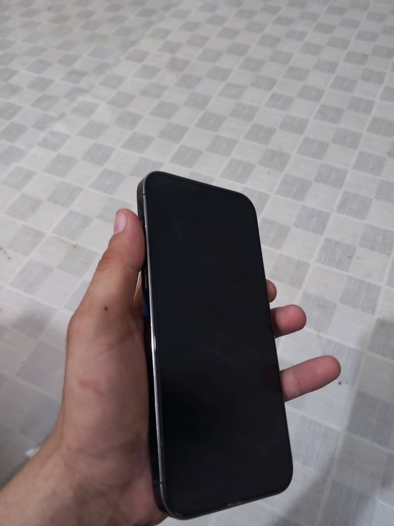 iPhone 14 Pro Max 3